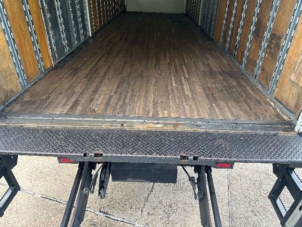 Medium Duty Box Truck-Light and Medium Duty Trucks-International-2021-MV607-Hammond-LA-73,387\n\t\tmiles-$ 71,750 - Image 9