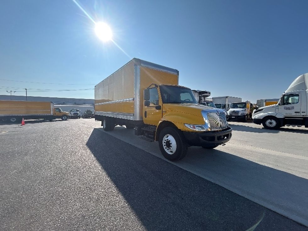 Medium Duty Box Truck-Light and Medium Duty Trucks-International-2021-MV607-Harahan-LA-177,353\n\t\tmiles-$ 45,500 - Image 1