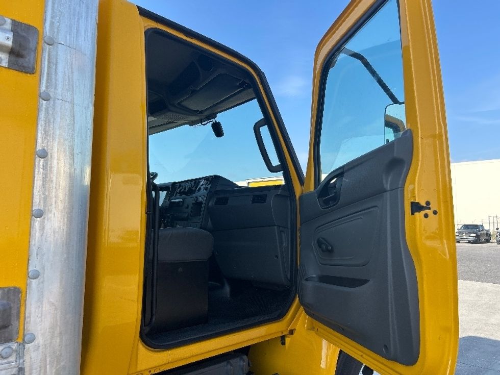 Medium Duty Box Truck-Light and Medium Duty Trucks-International-2021-MV607-Harahan-LA-177,353\n\t\tmiles-$ 45,500 - Image 18