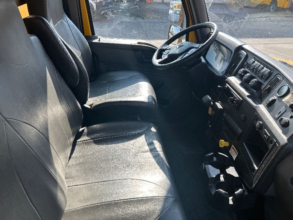 Medium Duty Box Truck-Light and Medium Duty Trucks-International-2021-MV607-Harahan-LA-177,353\n\t\tmiles-$ 45,500 - Image 20