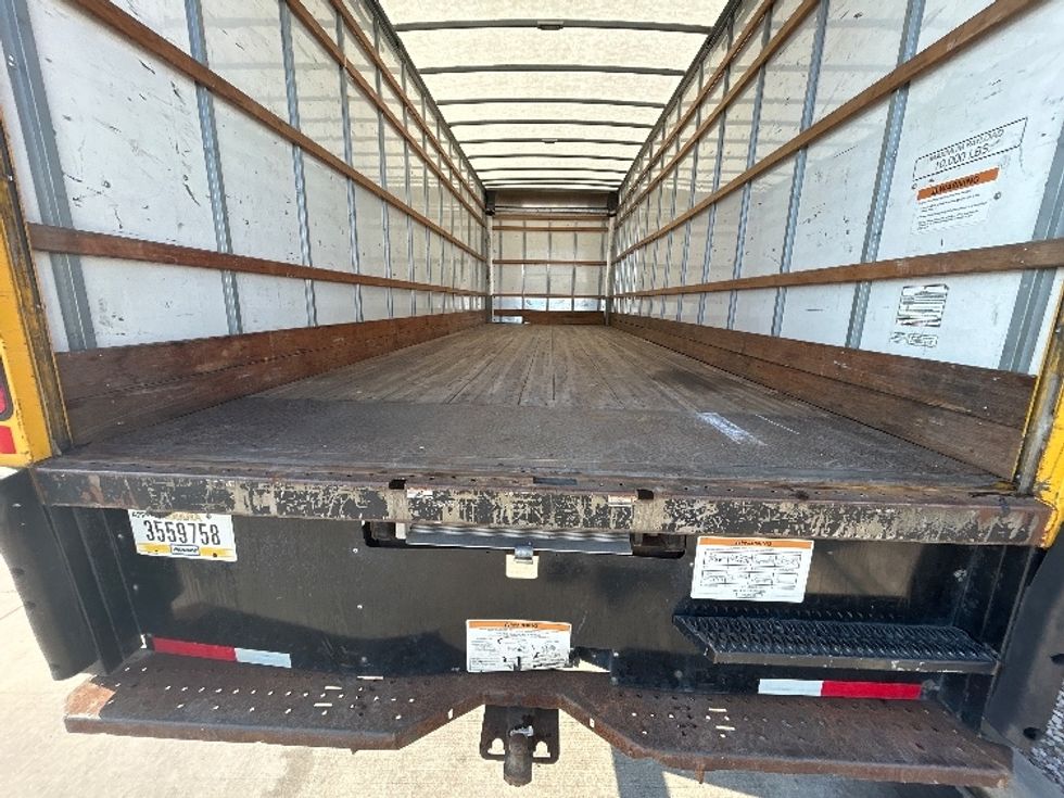 Medium Duty Box Truck-Light and Medium Duty Trucks-International-2021-MV607-Harahan-LA-177,353\n\t\tmiles-$ 45,500 - Image 9