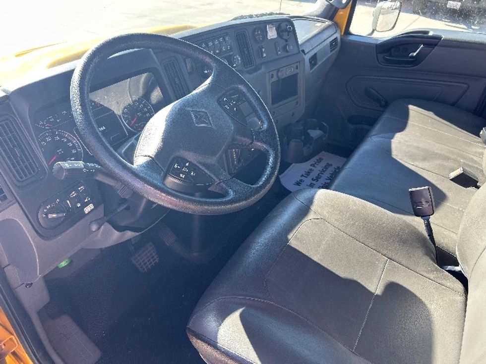 Medium Duty Box Truck-Light and Medium Duty Trucks-International-2021-MV607-Harahan-LA-193,844\n\t\tmiles-$ 43,500 - Image 17