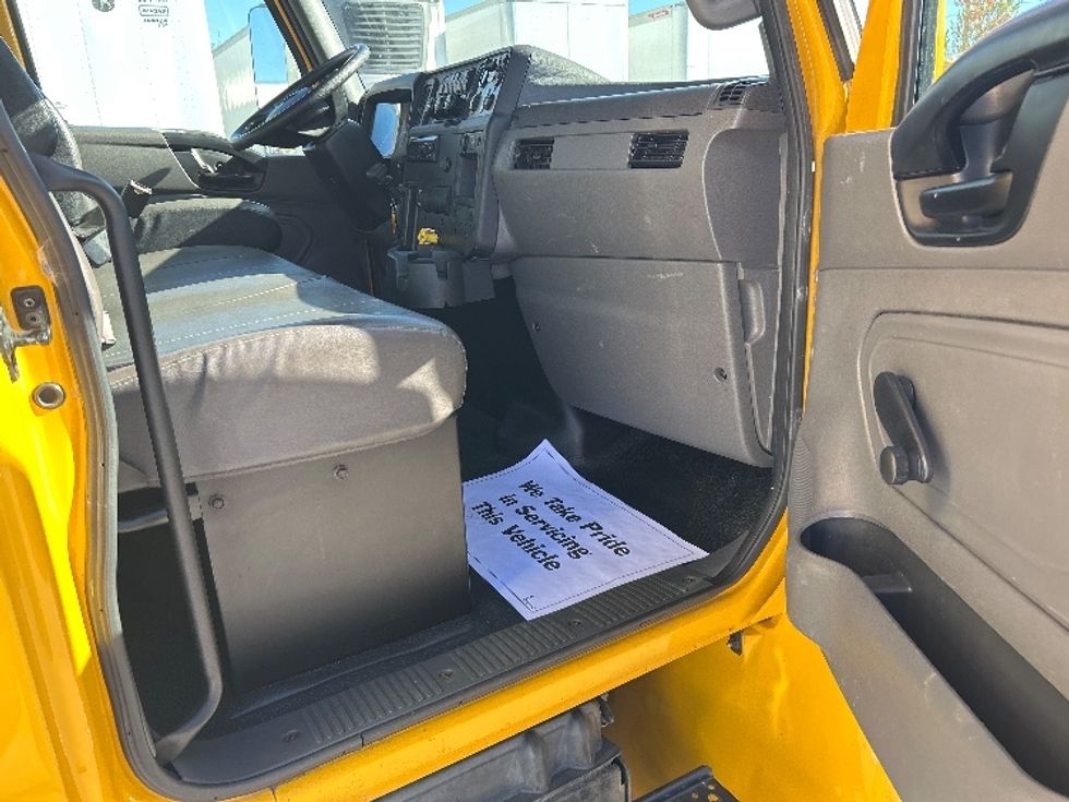 Medium Duty Box Truck-Light and Medium Duty Trucks-International-2021-MV607-Harahan-LA-193,844\n\t\tmiles-$ 43,500 - Image 20