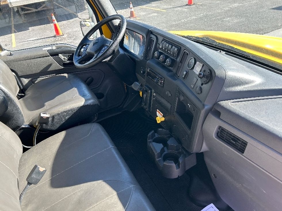 Medium Duty Box Truck-Light and Medium Duty Trucks-International-2021-MV607-Harahan-LA-193,844\n\t\tmiles-$ 43,500 - Image 22