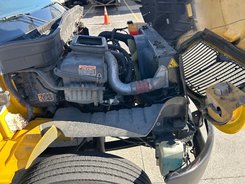 Medium Duty Box Truck-Light and Medium Duty Trucks-International-2021-MV607-Harahan-LA-193,844\n\t\tmiles-$ 43,500 - Image 23