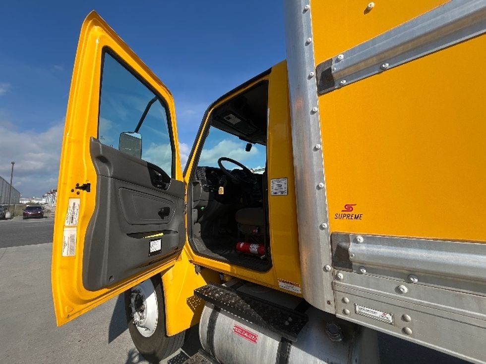 Medium Duty Box Truck-Light and Medium Duty Trucks-International-2021-MV607-Harahan-LA-238,658\n\t\tmiles-$ 36,750 - Image 15