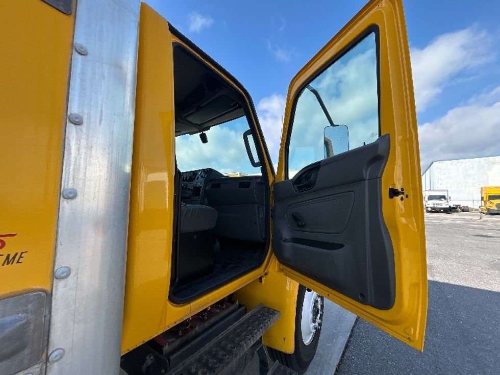 Medium Duty Box Truck-Light and Medium Duty Trucks-International-2021-MV607-Harahan-LA-238,658\n\t\tmiles-$ 36,750 - Image 19