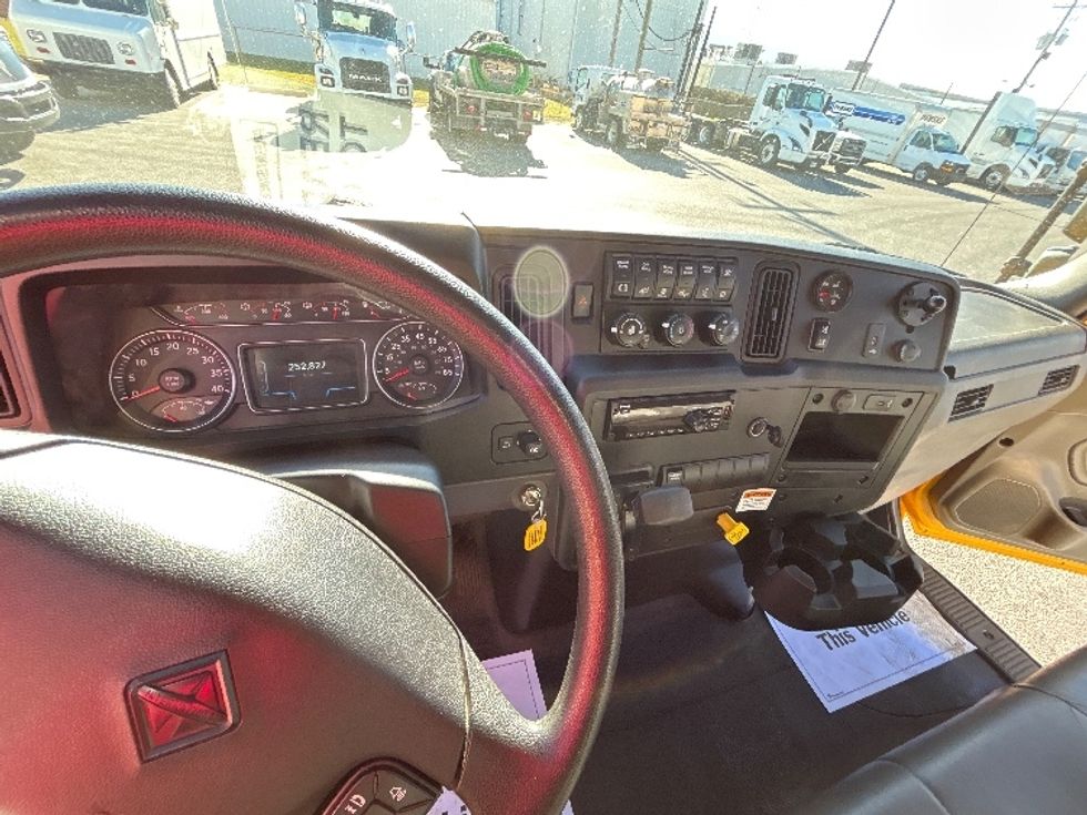 Medium Duty Box Truck-Light and Medium Duty Trucks-International-2021-MV607-Harahan-LA-252,828\n\t\tmiles-$ 32,750 - Image 17