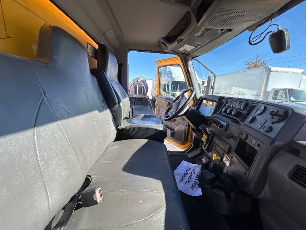 Medium Duty Box Truck-Light and Medium Duty Trucks-International-2021-MV607-Harahan-LA-252,828\n\t\tmiles-$ 32,750 - Image 21