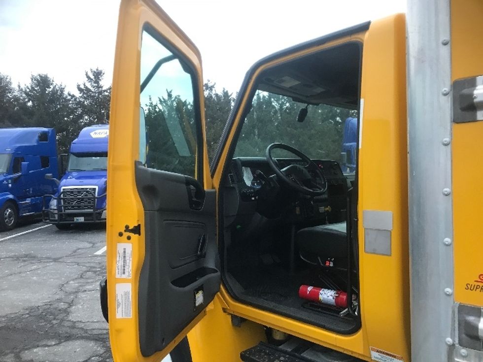 Medium Duty Box Truck-Light and Medium Duty Trucks-International-2021-MV607-Harrisburg-PA-177,947\n\t\tmiles-$ 43,500 - Image 16