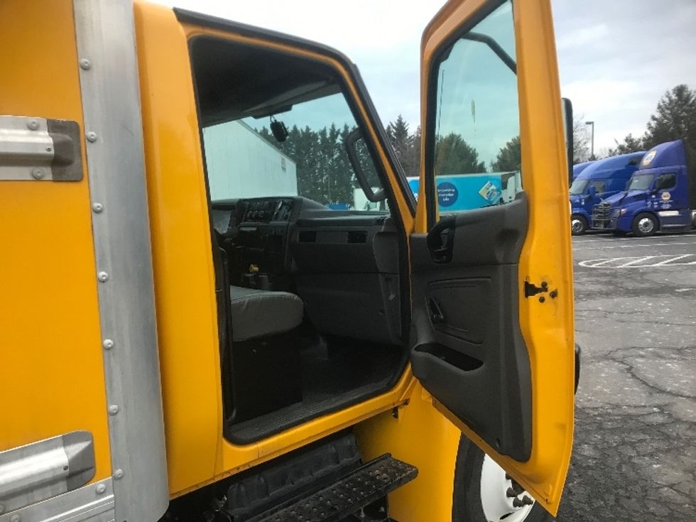 Medium Duty Box Truck-Light and Medium Duty Trucks-International-2021-MV607-Harrisburg-PA-177,947\n\t\tmiles-$ 43,500 - Image 20
