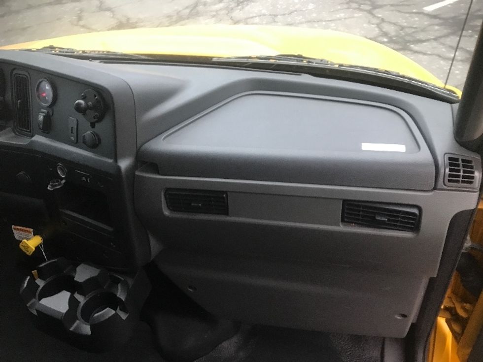 Medium Duty Box Truck-Light and Medium Duty Trucks-International-2021-MV607-Harrisburg-PA-177,947\n\t\tmiles-$ 43,500 - Image 21