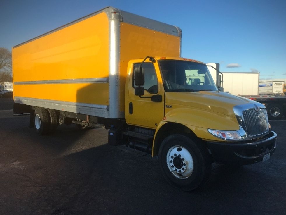 Medium Duty Box Truck-Light and Medium Duty Trucks-International-2021-MV607-Harrisburg-PA-206,298\n\t\tmiles-$ 41,250 - Image 1