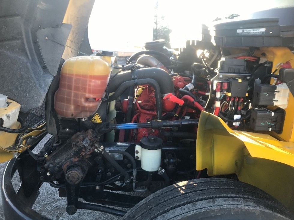 Medium Duty Box Truck-Light and Medium Duty Trucks-International-2021-MV607-Harrisburg-PA-206,298\n\t\tmiles-$ 41,250 - Image 24