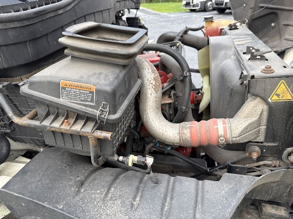 Medium Duty Box Truck-Light and Medium Duty Trucks-International-2021-MV607-Harrisburg-PA-254,463\n\t\tmiles-$ 43,000 - Image 23