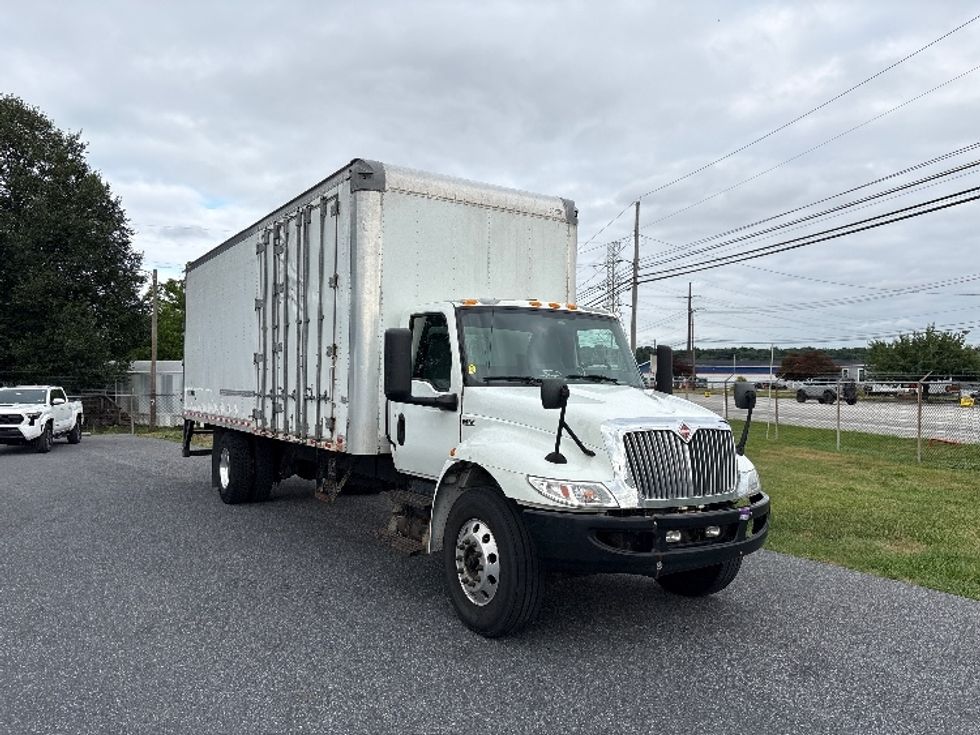 Medium Duty Box Truck-Light and Medium Duty Trucks-International-2021-MV607-Harrisburg-PA-317,111\n\t\tmiles-$ 27,000 - Image 1