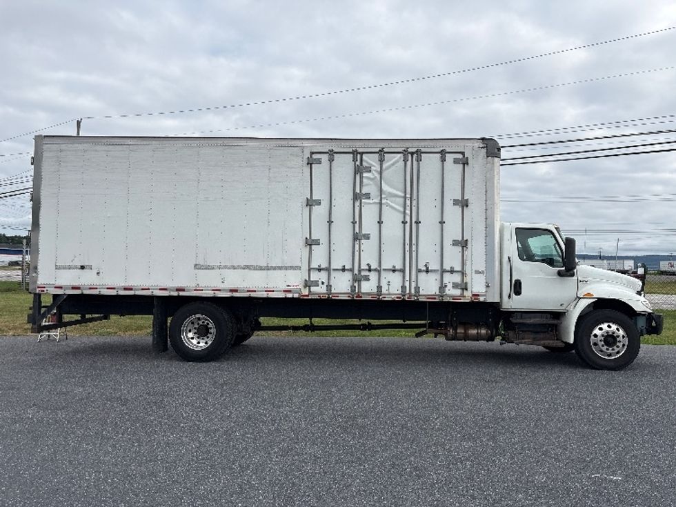 Medium Duty Box Truck-Light and Medium Duty Trucks-International-2021-MV607-Harrisburg-PA-317,111\n\t\tmiles-$ 27,000 - Image 14