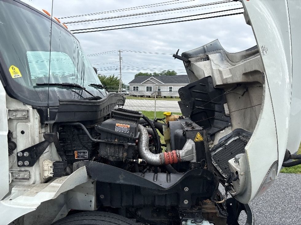 Medium Duty Box Truck-Light and Medium Duty Trucks-International-2021-MV607-Harrisburg-PA-317,111\n\t\tmiles-$ 27,000 - Image 22