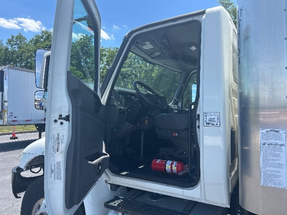 Medium Duty Box Truck-Light and Medium Duty Trucks-International-2021-MV607-Harrisburg-PA-51,023\n\t\tmiles-$ 70,500 - Image 16