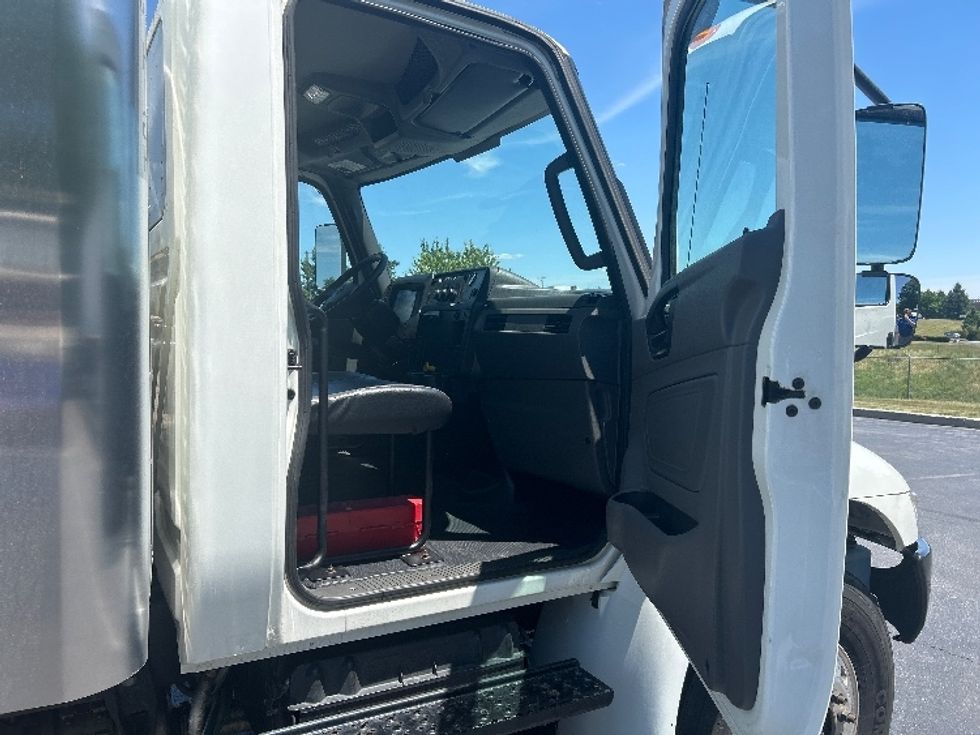 Medium Duty Box Truck-Light and Medium Duty Trucks-International-2021-MV607-Harrisburg-PA-51,023\n\t\tmiles-$ 70,500 - Image 20