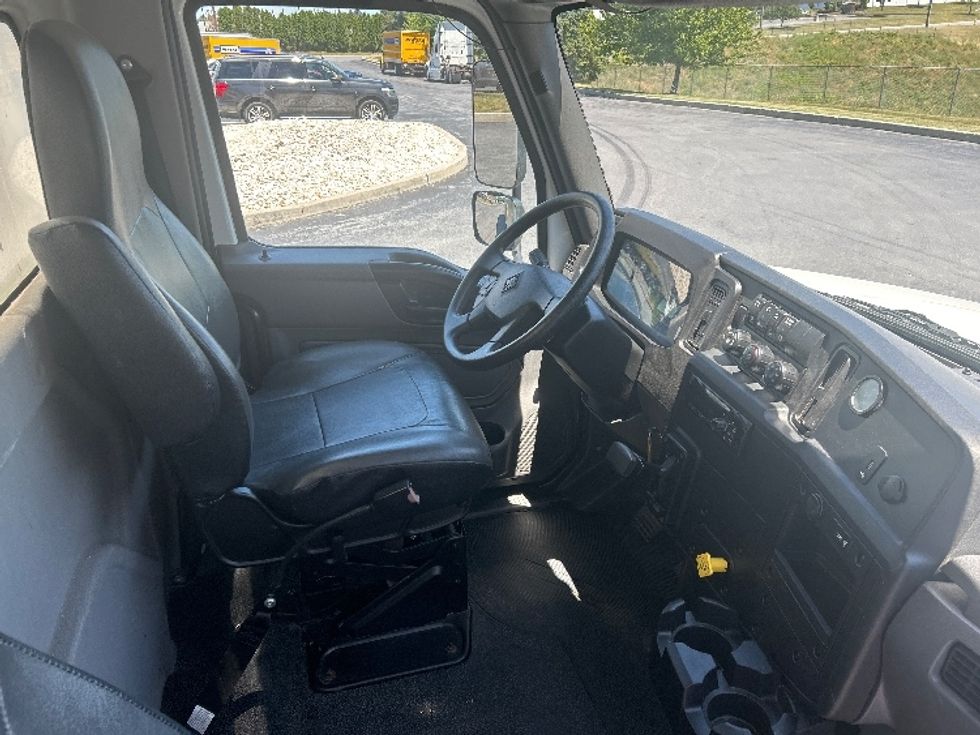 Medium Duty Box Truck-Light and Medium Duty Trucks-International-2021-MV607-Harrisburg-PA-51,023\n\t\tmiles-$ 70,500 - Image 22