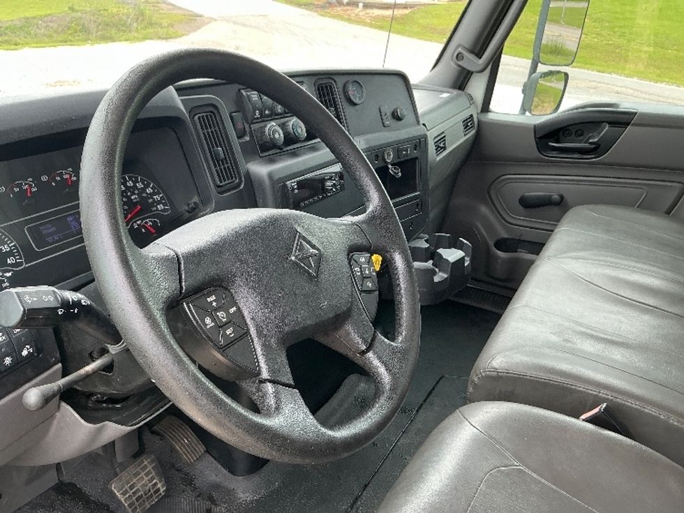 Medium Duty Box Truck-Light and Medium Duty Trucks-International-2021-MV607-Hattiesburg-MS-133,523\n\t\tmiles-$ 62,750 - Image 17