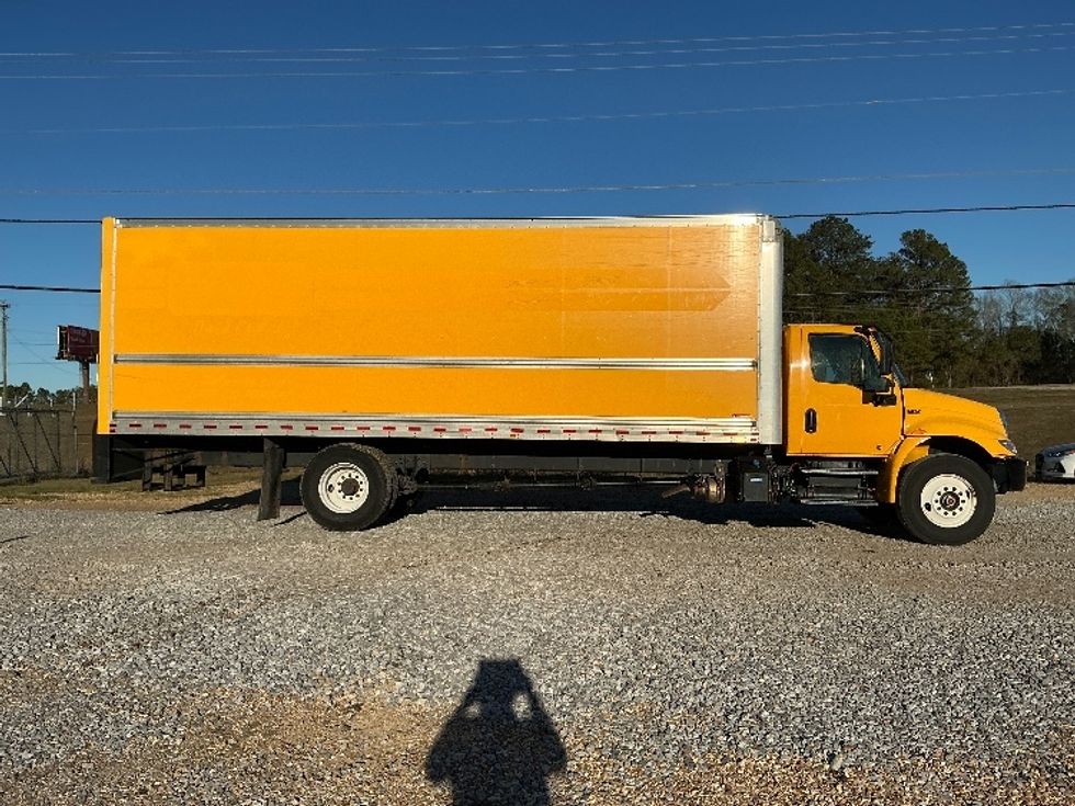 Medium Duty Box Truck-Light and Medium Duty Trucks-International-2021-MV607-Hattiesburg-MS-220,655\n\t\tmiles-$ 39,250 - Image 14