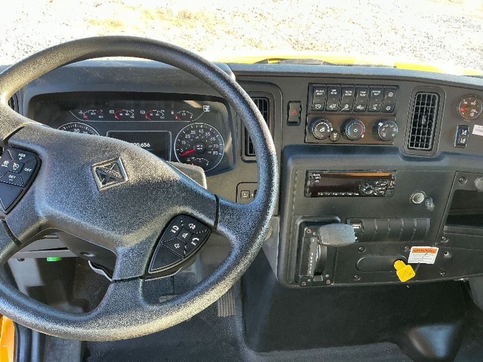 Medium Duty Box Truck-Light and Medium Duty Trucks-International-2021-MV607-Hattiesburg-MS-220,655\n\t\tmiles-$ 39,250 - Image 17