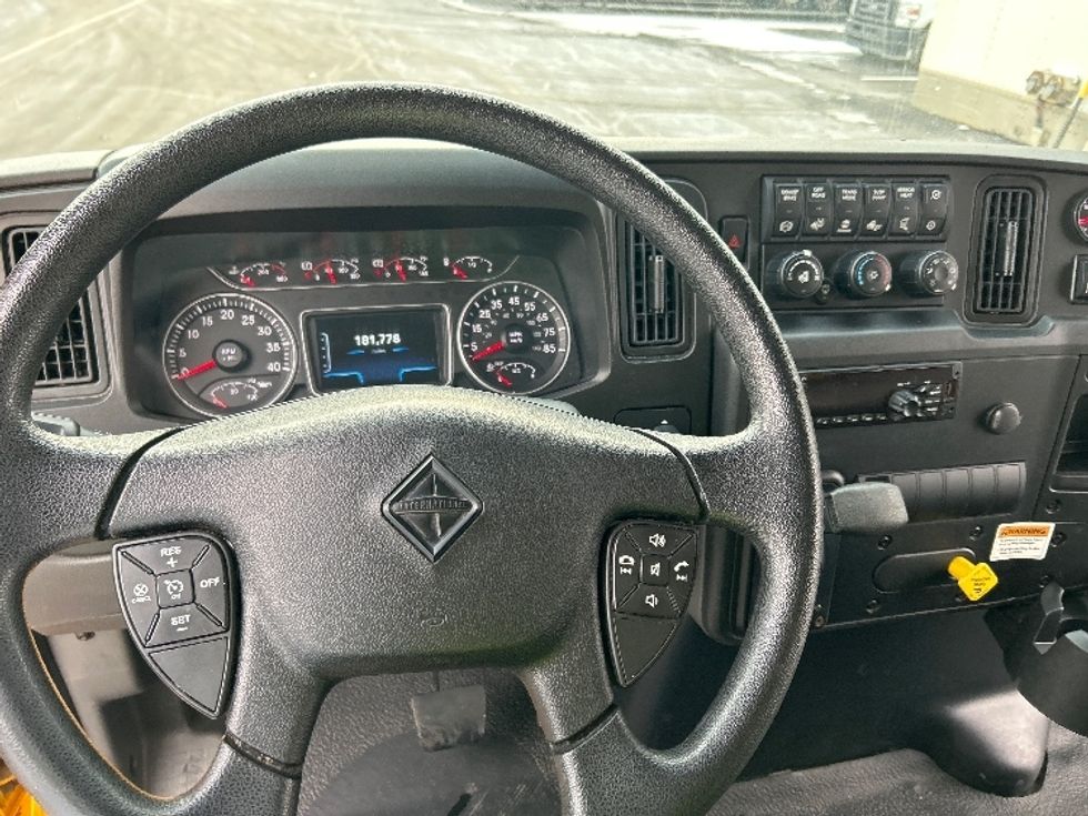 Medium Duty Box Truck-Light and Medium Duty Trucks-International-2021-MV607-Hazleton-PA-181,778\n\t\tmiles-$ 43,000 - Image 17