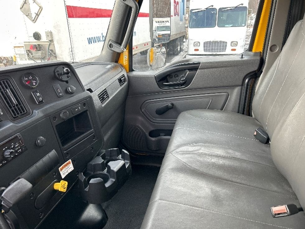 Medium Duty Box Truck-Light and Medium Duty Trucks-International-2021-MV607-Hazleton-PA-181,778\n\t\tmiles-$ 43,000 - Image 18