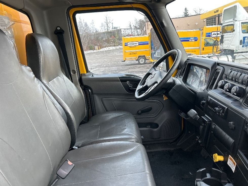 Medium Duty Box Truck-Light and Medium Duty Trucks-International-2021-MV607-Hazleton-PA-181,778\n\t\tmiles-$ 43,000 - Image 21