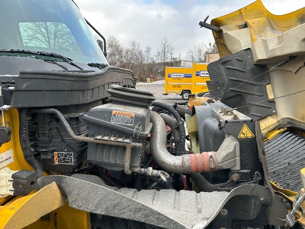 Medium Duty Box Truck-Light and Medium Duty Trucks-International-2021-MV607-Hazleton-PA-181,778\n\t\tmiles-$ 43,000 - Image 22