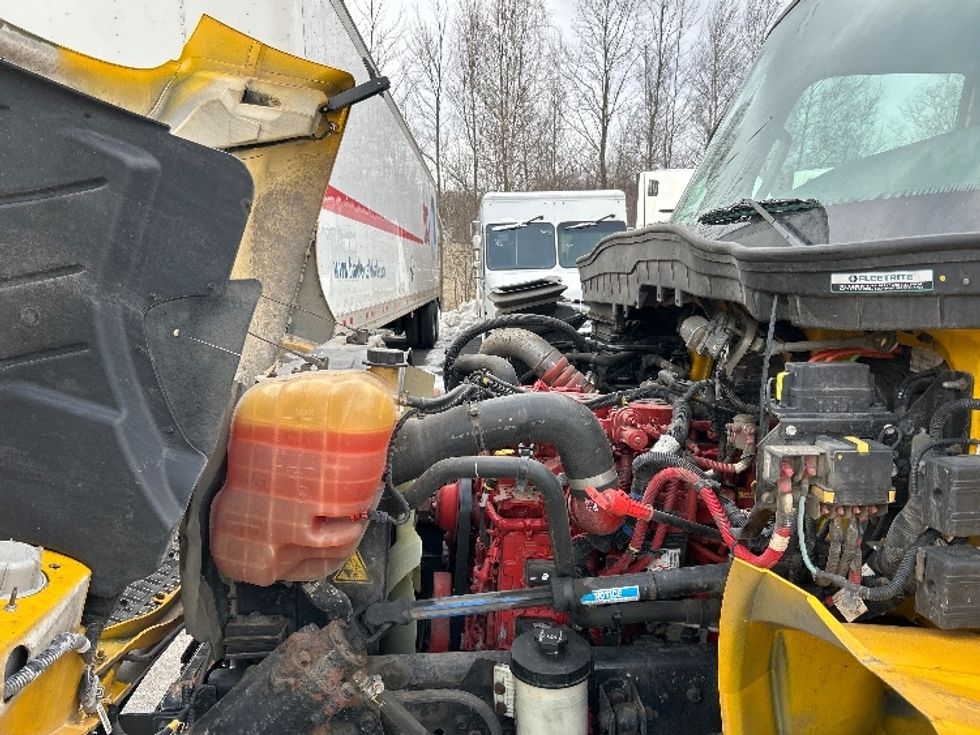 Medium Duty Box Truck-Light and Medium Duty Trucks-International-2021-MV607-Hazleton-PA-181,778\n\t\tmiles-$ 43,000 - Image 23