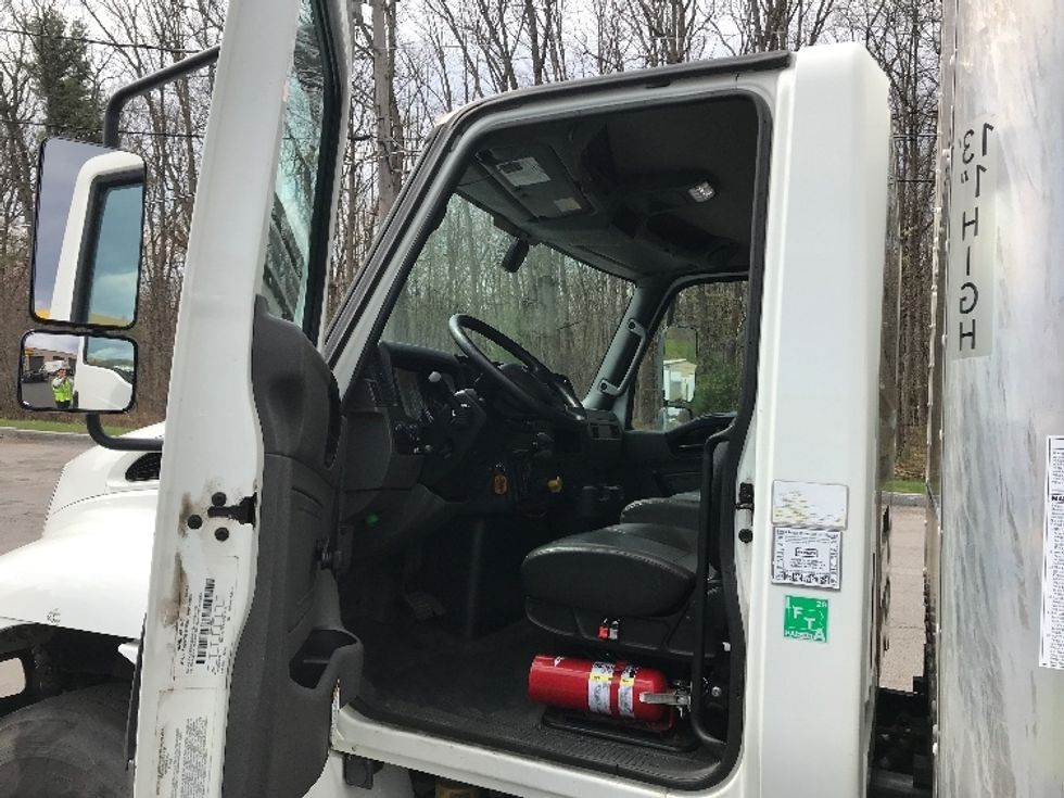 Medium Duty Box Truck-Light and Medium Duty Trucks-International-2021-MV607-Hazleton-PA-54,465\n\t\tmiles-$ 66,250 - Image 16