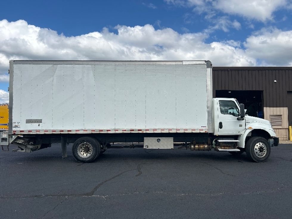 Medium Duty Box Truck-Light and Medium Duty Trucks-International-2021-MV607-Holland-MI-171,399\n\t\tmiles-$ 59,000 - Image 15
