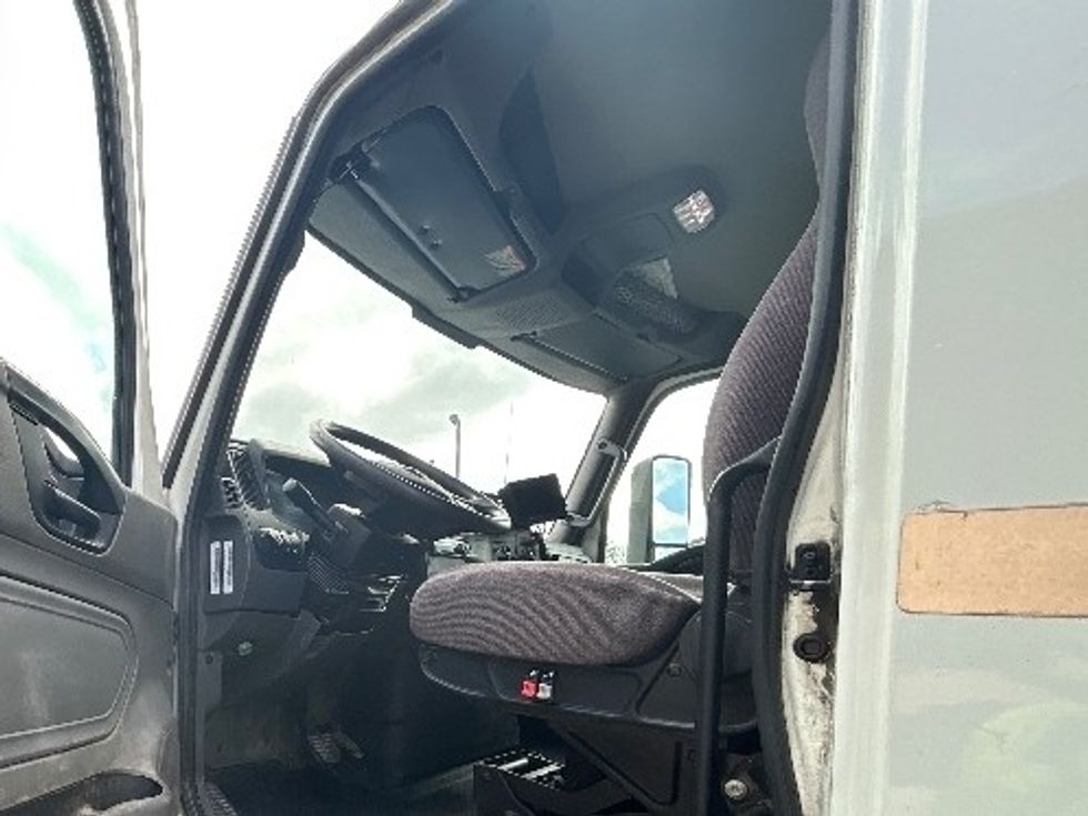Medium Duty Box Truck-Light and Medium Duty Trucks-International-2021-MV607-Holland-MI-171,399\n\t\tmiles-$ 59,000 - Image 16