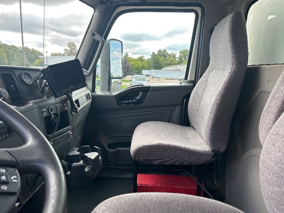 Medium Duty Box Truck-Light and Medium Duty Trucks-International-2021-MV607-Holland-MI-171,399\n\t\tmiles-$ 59,000 - Image 19