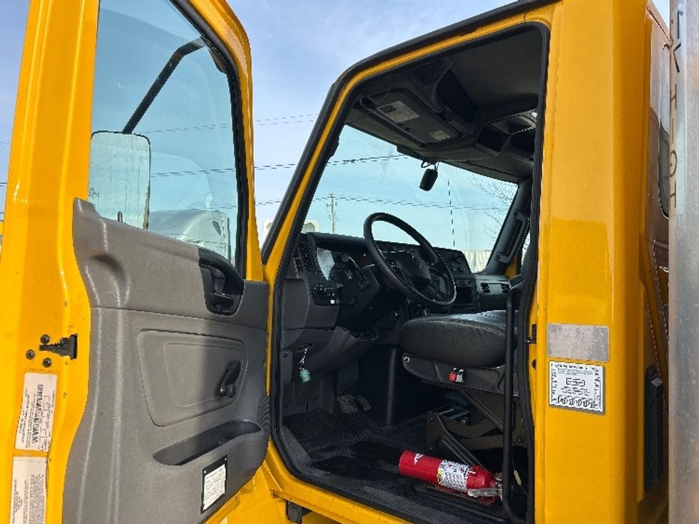 Medium Duty Box Truck-Light and Medium Duty Trucks-International-2021-MV607-Holland-MI-194,887\n\t\tmiles-$ 42,000 - Image 15