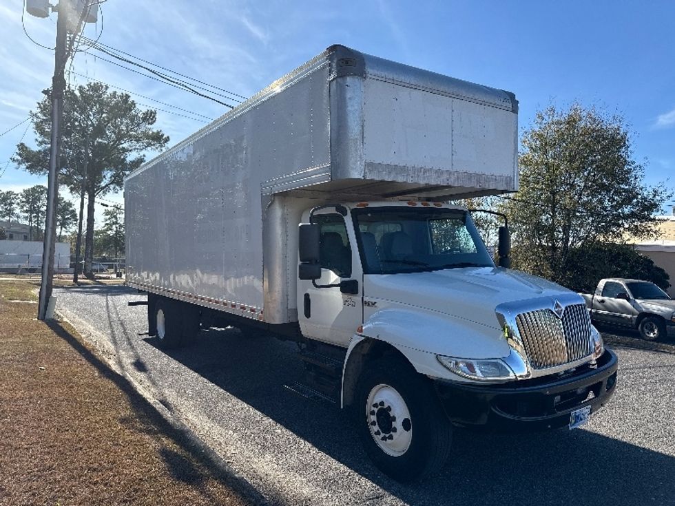 Medium Duty Box Truck-Light and Medium Duty Trucks-International-2021-MV607-Homewood-AL-155,423\n\t\tmiles-$ 68,750 - Image 1