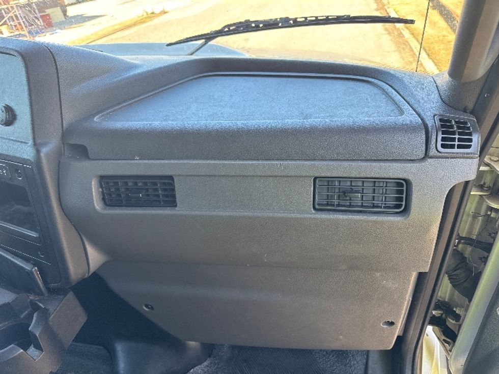 Medium Duty Box Truck-Light and Medium Duty Trucks-International-2021-MV607-Homewood-AL-155,423\n\t\tmiles-$ 68,750 - Image 21