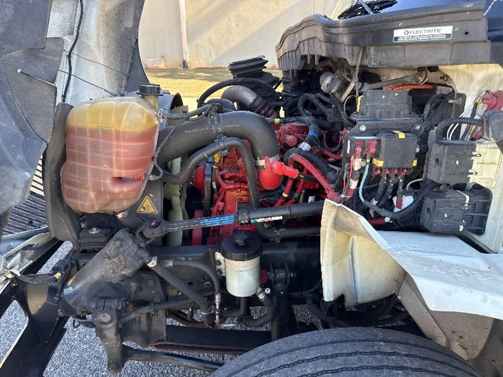 Medium Duty Box Truck-Light and Medium Duty Trucks-International-2021-MV607-Homewood-AL-155,423\n\t\tmiles-$ 68,750 - Image 24