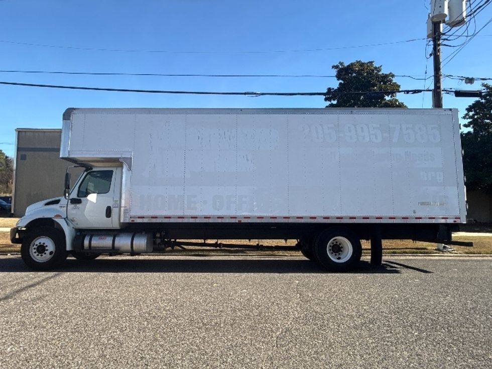 Medium Duty Box Truck-Light and Medium Duty Trucks-International-2021-MV607-Homewood-AL-155,423\n\t\tmiles-$ 68,750 - Image 4