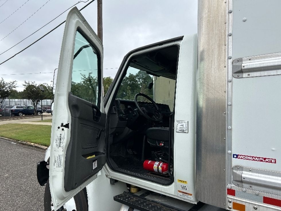 Medium Duty Box Truck-Light and Medium Duty Trucks-International-2021-MV607-Homewood-AL-233,244\n\t\tmiles-$ 47,500 - Image 16