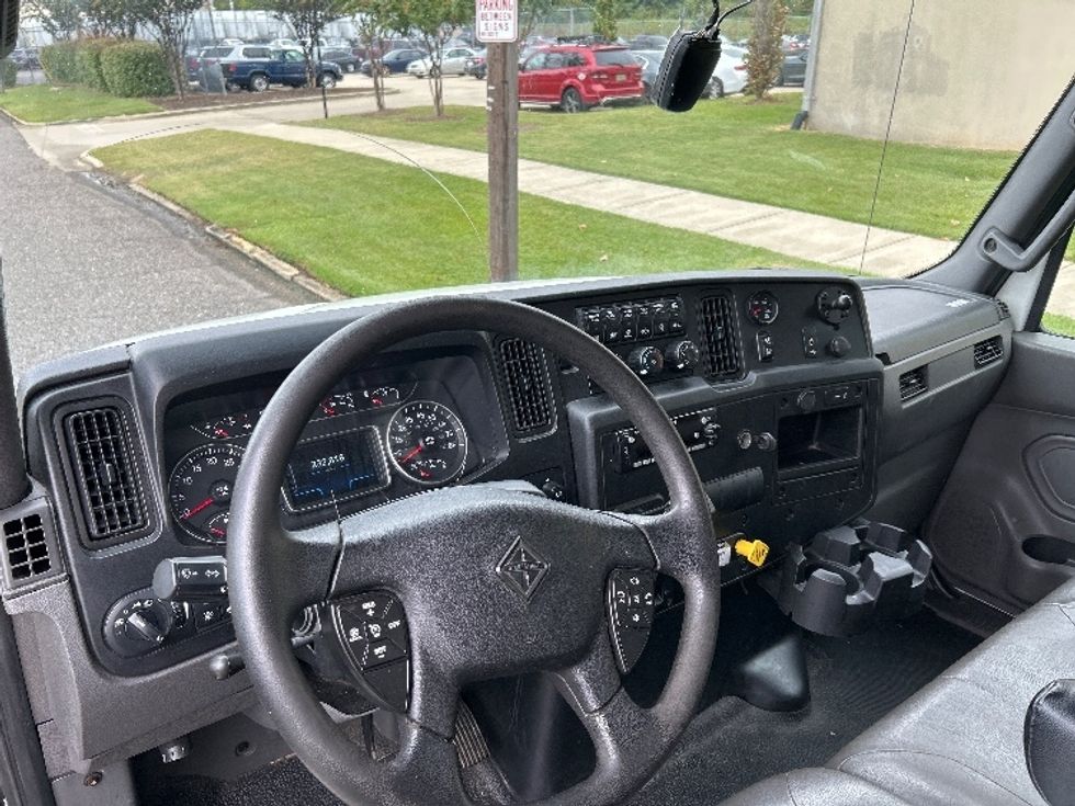 Medium Duty Box Truck-Light and Medium Duty Trucks-International-2021-MV607-Homewood-AL-233,244\n\t\tmiles-$ 47,500 - Image 17