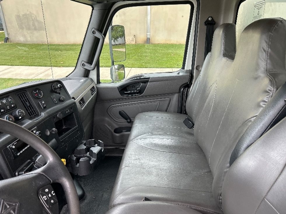 Medium Duty Box Truck-Light and Medium Duty Trucks-International-2021-MV607-Homewood-AL-233,244\n\t\tmiles-$ 47,500 - Image 19