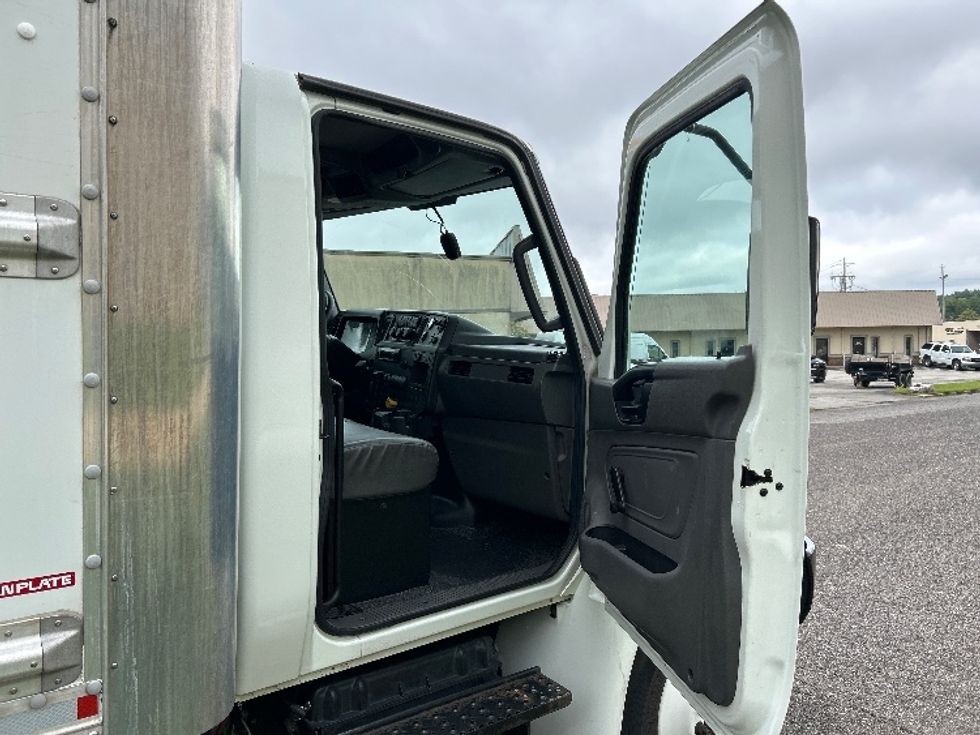 Medium Duty Box Truck-Light and Medium Duty Trucks-International-2021-MV607-Homewood-AL-233,244\n\t\tmiles-$ 47,500 - Image 20