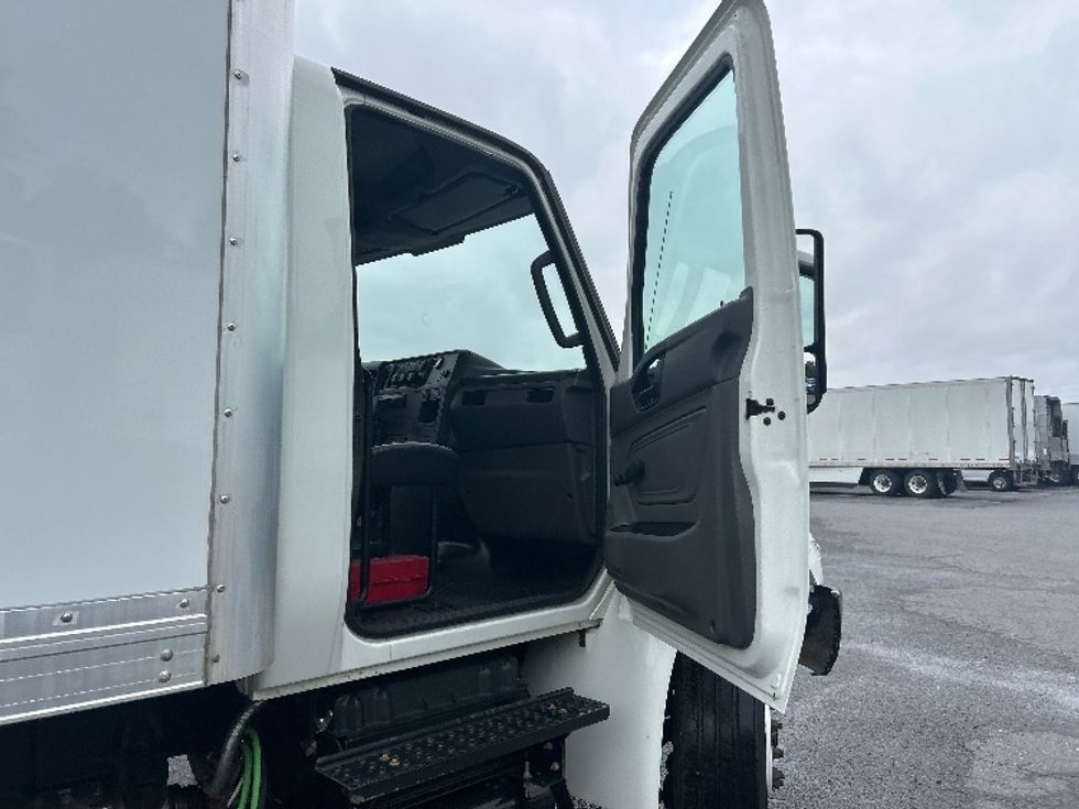 Medium Duty Box Truck-Light and Medium Duty Trucks-International-2021-MV607-Hot Springs-AR-135,692\n\t\tmiles-$ 61,750 - Image 20