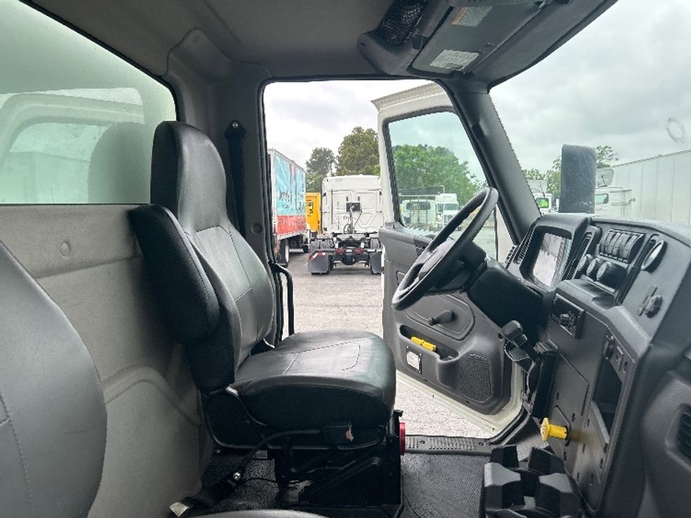 Medium Duty Box Truck-Light and Medium Duty Trucks-International-2021-MV607-Hot Springs-AR-135,692\n\t\tmiles-$ 61,750 - Image 22