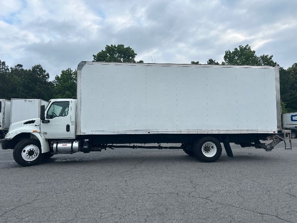 Medium Duty Box Truck-Light and Medium Duty Trucks-International-2021-MV607-Hot Springs-AR-135,692\n\t\tmiles-$ 61,750 - Image 4