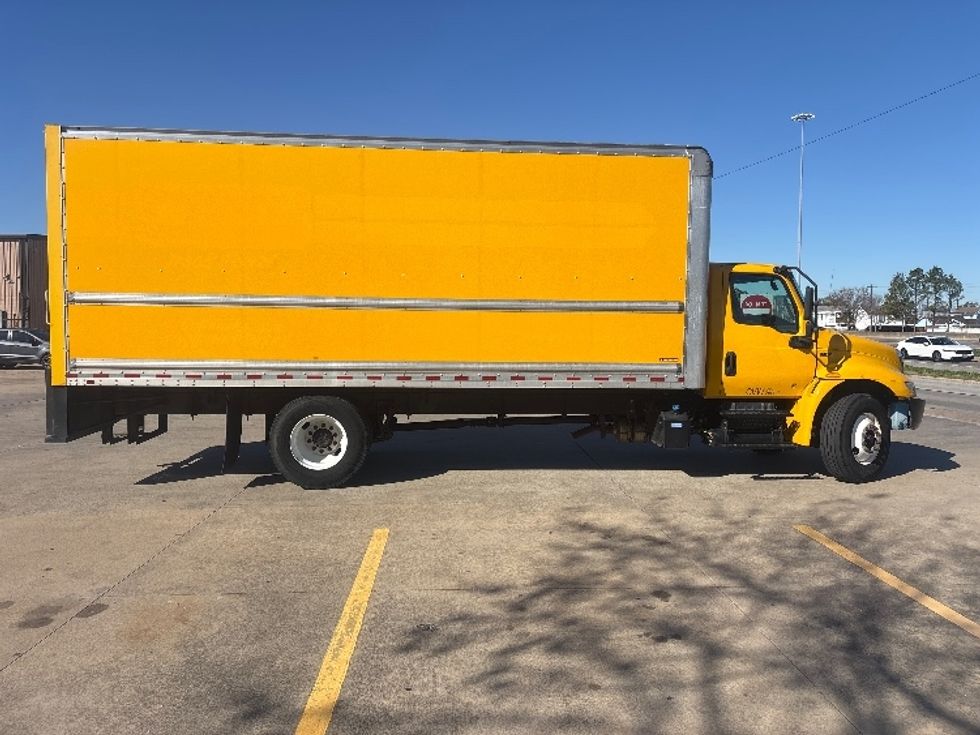 Medium Duty Box Truck-Light and Medium Duty Trucks-International-2021-MV607-Houston-TX-145,114\n\t\tmiles-$ 43,750 - Image 14